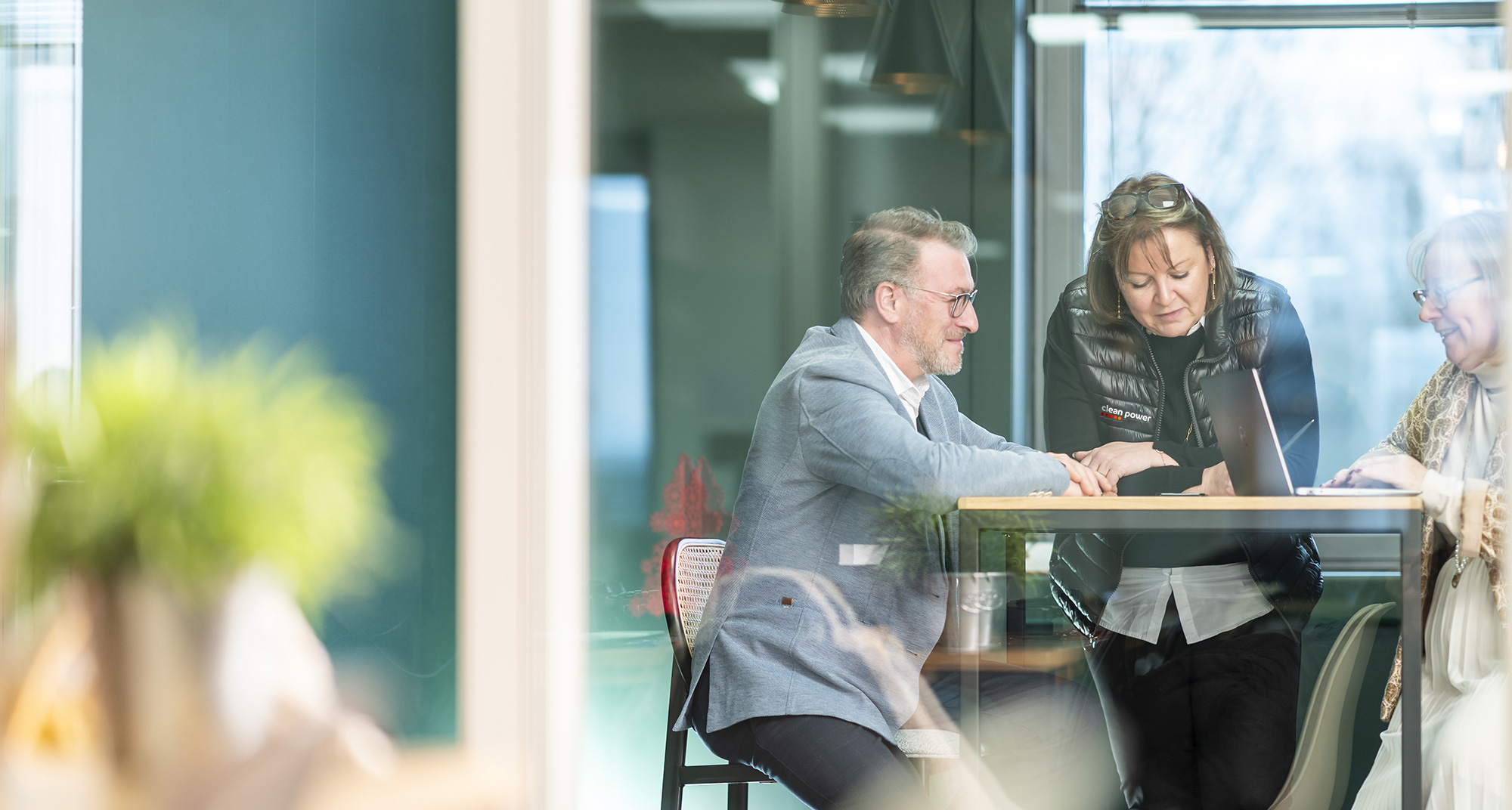 Managers au service du nettoyage de votre entreprise.